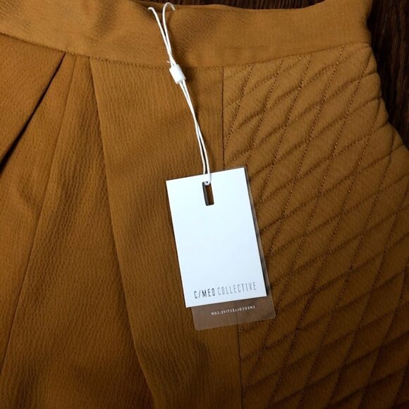 C/MEO Collective Expired Short Ochre - Picture 4 of 8